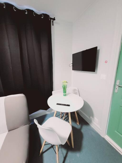 Studio Fonctionnel Proche Gare Pierrefitte Stains "Appart 2" Exteriör bild